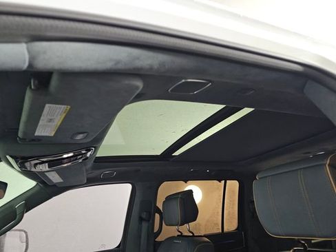 Used 2022 Jeep Grand Wagoneer Series III image 27