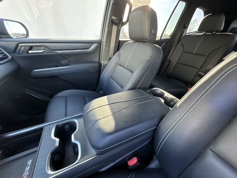 Used 2024 GMC Acadia Elevation w/ Luxury Package image 21