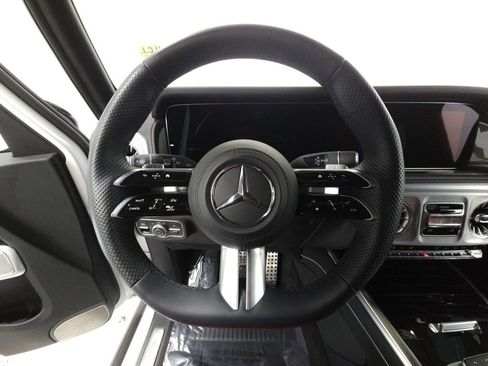 Used 2025 Mercedes-Benz G 550 w/ Manufactur Interior Package image 12