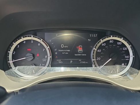 Used 2023 Toyota Highlander XLE FWD image 21