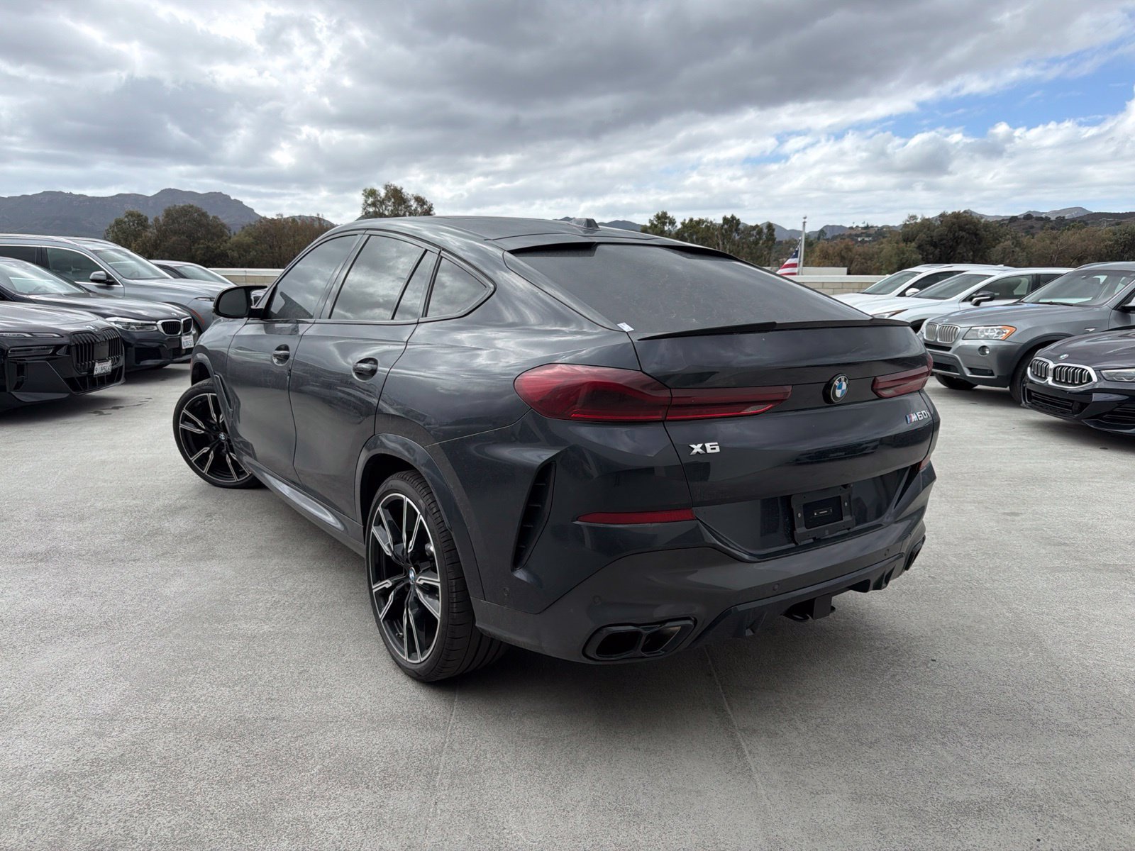 Used 2025 BMW X6 M60i AWD/4WD image 2