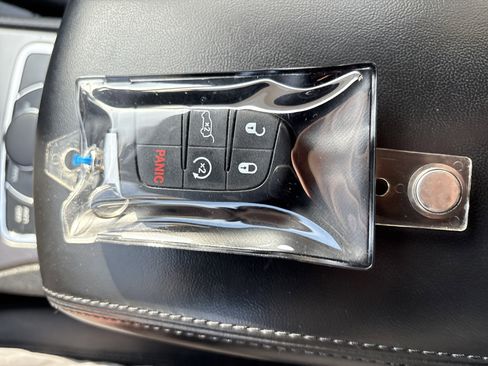 Used 2019 Jeep Grand Cherokee Limited X image 35