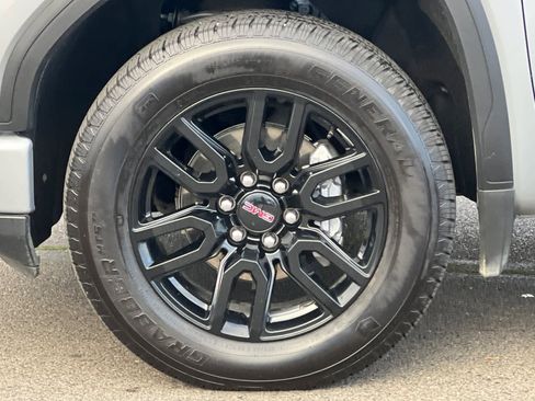 Used 2025 GMC Sierra 1500 Elevation image 28