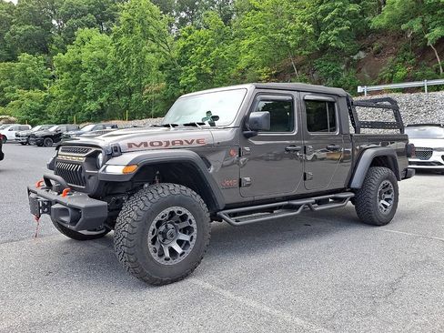 Used 2023 Jeep Gladiator Mojave w/ Cold Weather Group AWD/4WD image 6