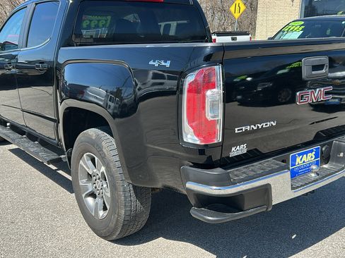 Used 2018 GMC Canyon SLE image 9