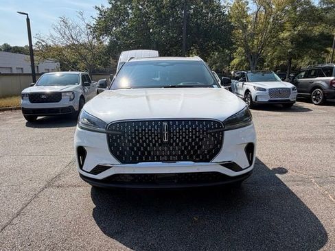 New 2025 Lincoln Aviator Reserve w/ Luxury Package image 16
