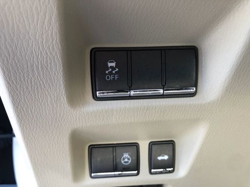 Used 2017 INFINITI Q70 L 3.7 image 15