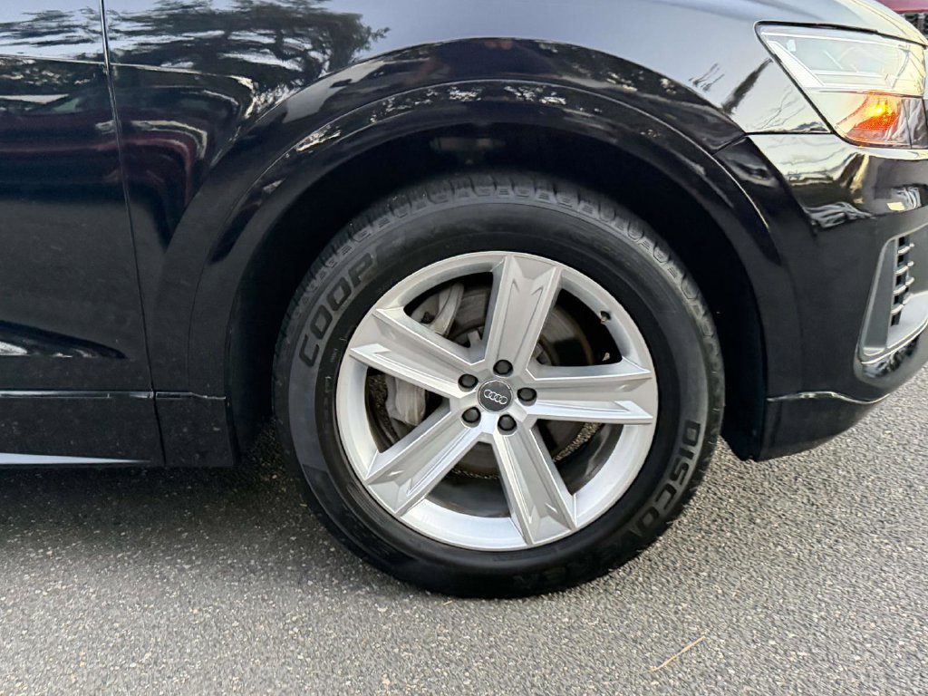 Used 2019 Audi Q8 Premium w/ Convenience Package AWD/4WD image 11