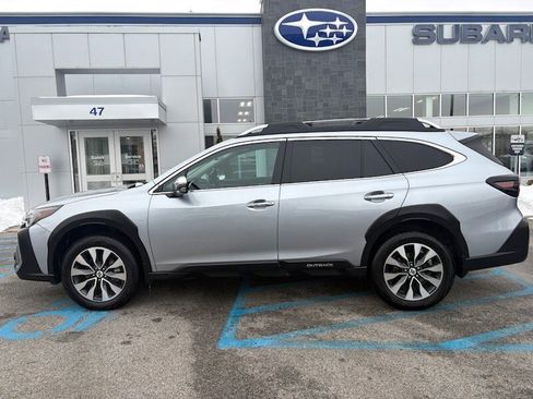 Used 2023 Subaru Outback Touring image 2
