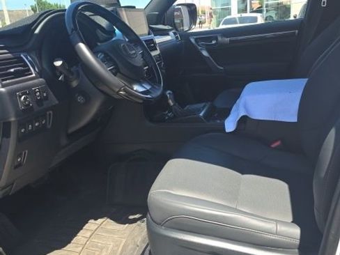 Used 2022 Lexus GX 460 Premium w/ Premium Package AWD/4WD image 5