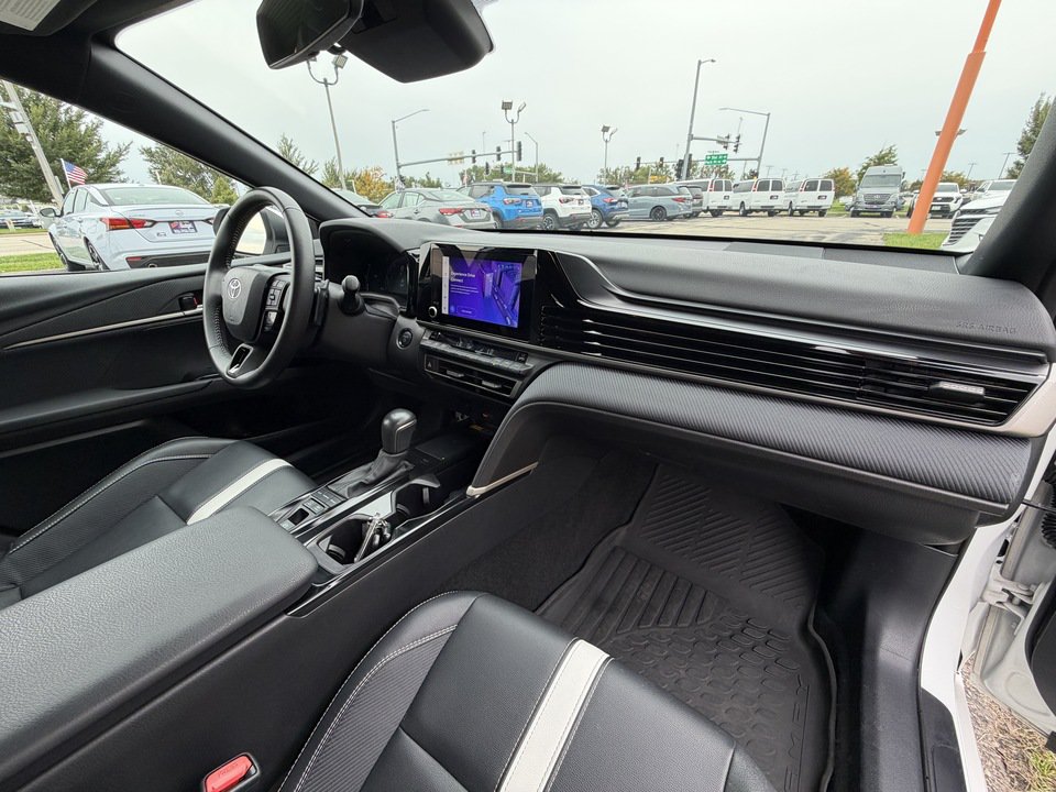Used 2025 Toyota Camry SE AWD/4WD image 26
