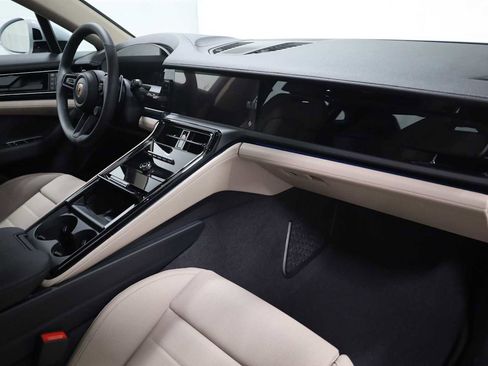 New 2025 Porsche Panamera 4 image 7