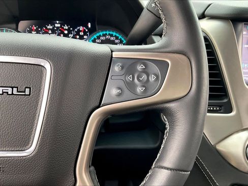 Used 2019 GMC Yukon Denali w/ Denali Ultimate Package image 21
