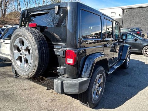 Used 2016 Jeep Wrangler Unlimited Sahara AWD/4WD image 5