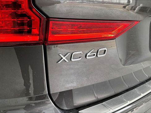 Certified 2023 Volvo XC60 B6 Ultimate w/ Protection Package Premier image 38