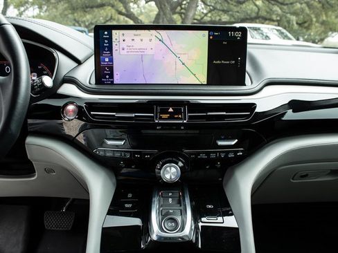 Used 2025 Acura MDX w/ Technology Package image 13