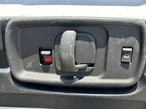 Used 2015 Chevrolet Express 2500 RWD image 10
