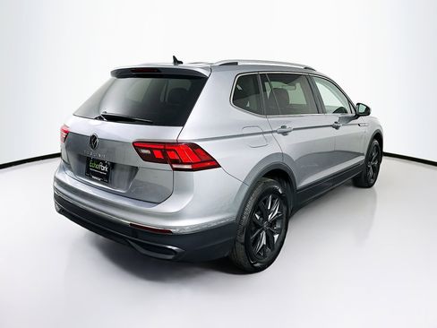 Used 2024 Volkswagen Tiguan SE image 9