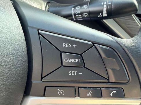 Used 2025 Nissan Altima 2.5 SV image 19