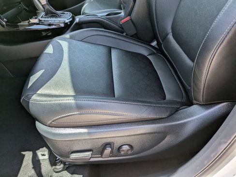 Certified 2025 Kia Seltos EX FWD image 20