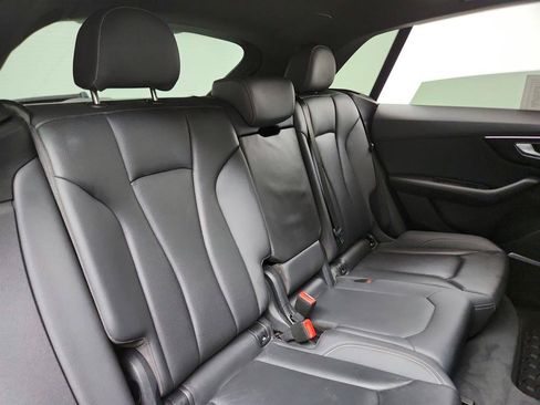 Used 2019 Audi Q8 Premium Plus w/ Premium Plus AWD/4WD image 29