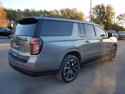 Used 2021 Chevrolet Suburban RST w/ Luxury Package image 4