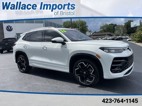 Used 2026 Volkswagen Tiguan SEL R-Line AWD/4WD image 1