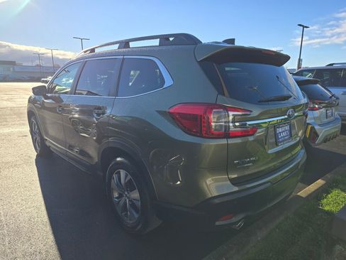 Used 2023 Subaru Ascent Premium w/ Convenience Package image 7