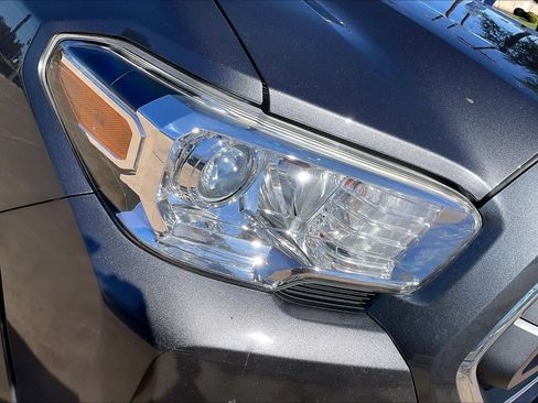 Used 2021 Toyota Tacoma SR5 image 22