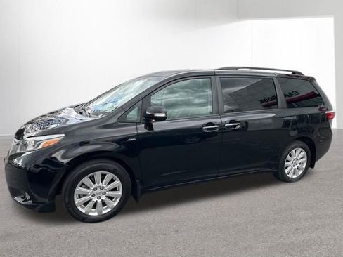 Used 2017 Toyota Sienna Limited Premium AWD/4WD image 4