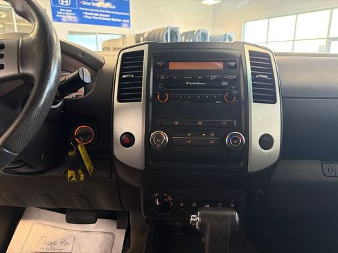 Used 2011 Nissan Frontier PRO-4X w/ Pro-4x Luxury Pkg AWD/4WD image 15