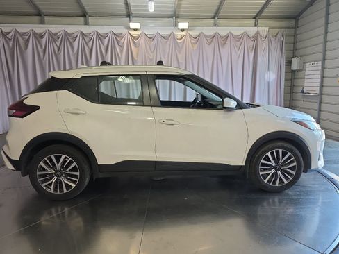 Certified 2023 Nissan Kicks SV FWD image 9