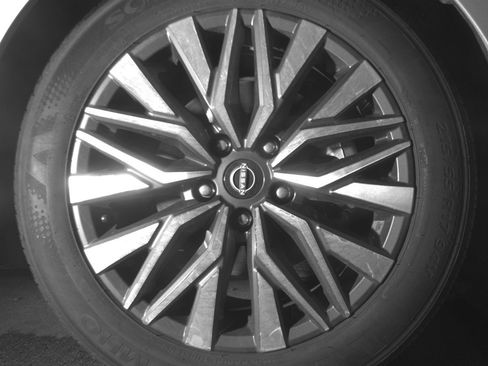 Used 2025 Nissan Altima 2.5 SV FWD image 13