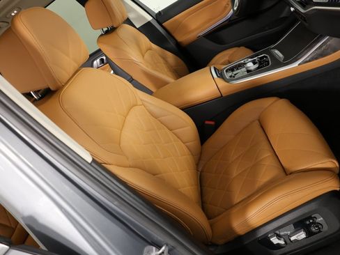 Used 2023 BMW X7 xDrive40i w/ Executive Package image 43