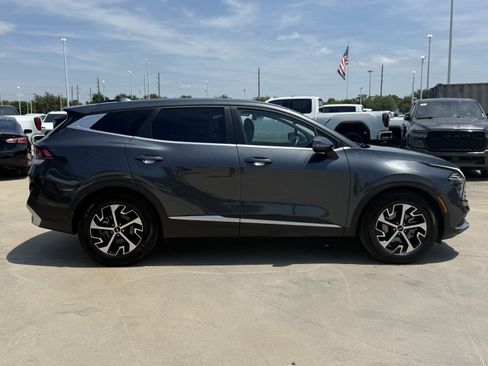 Used 2025 Kia Sportage EX FWD image 3
