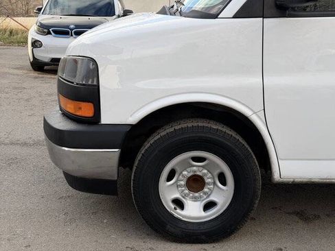 Used 2017 GMC Savana 2500 image 11