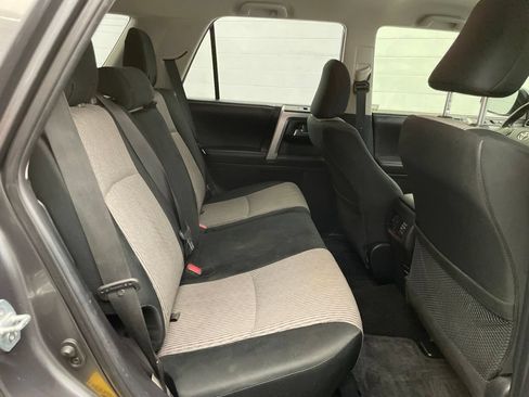 Used 2018 Toyota 4Runner SR5 AWD/4WD image 28