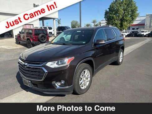 Used 2018 Chevrolet Traverse LT FWD image 1