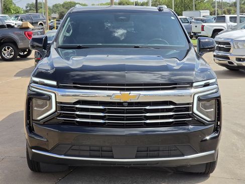 Used 2025 Chevrolet Tahoe LT AWD/4WD image 3