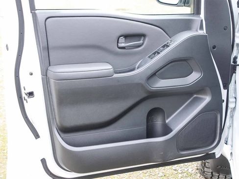 Used 2022 Nissan Frontier S w/ Technology Package image 18