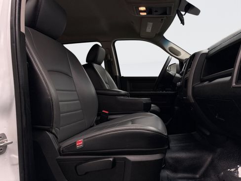 Used 2022 RAM 1500 Tradesman w/ Chrome Appearance Group image 16