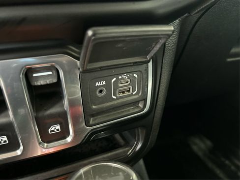 Used 2022 Jeep Wrangler Sport AWD/4WD image 31