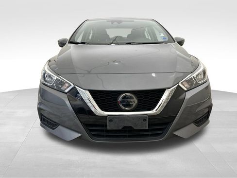 Used 2021 Nissan Versa SV FWD image 9