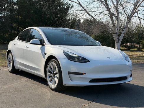 Used 2022 Tesla Model 3 Long Range image 1