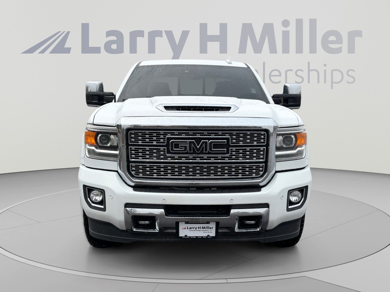 Used 2019 GMC Sierra 2500 Denali w/ Duramax Plus Package AWD/4WD image 9