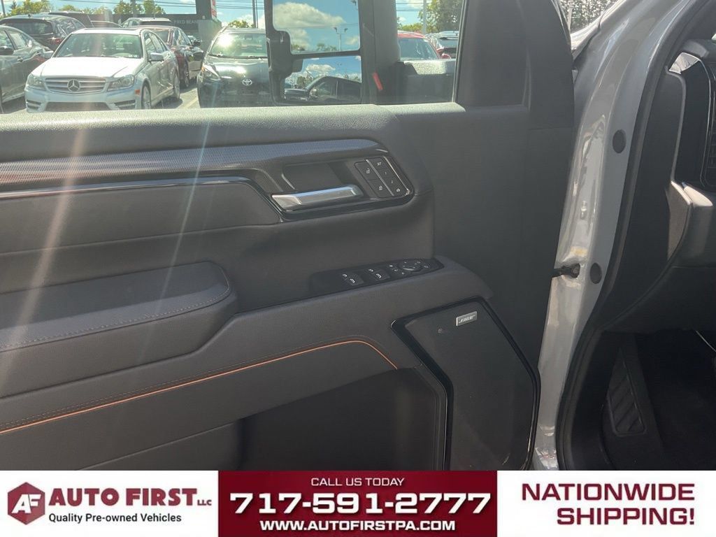 Used 2025 GMC Sierra 2500 AT4 AWD/4WD image 9
