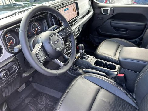 New 2026 Jeep Gladiator Sport image 10