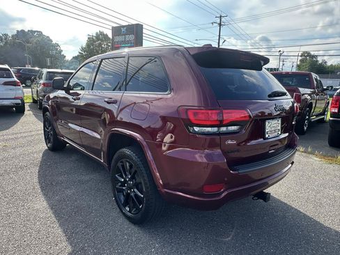 Used 2019 Jeep Grand Cherokee Altitude AWD/4WD image 8