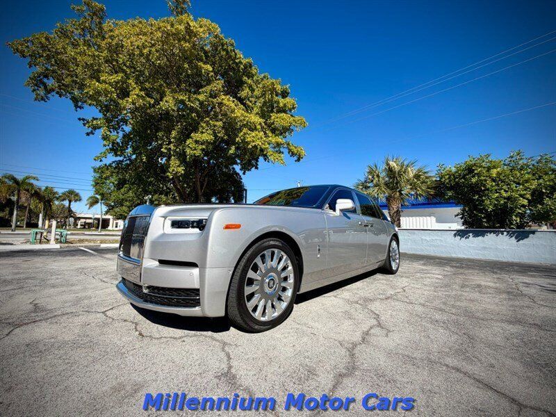 Used 2018 Rolls-Royce Phantom Sedan RWD image 3