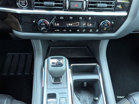 Used 2024 Nissan Pathfinder SL w/ SL Premium Package image 29